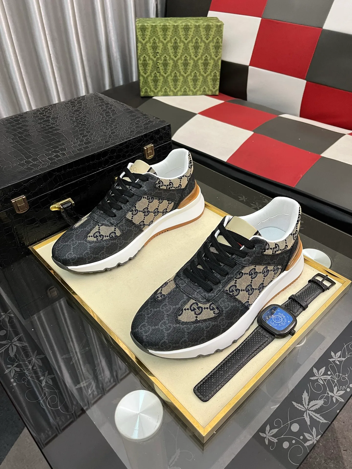 Men's shoes 💰438⌚️⌚️Gucci •Gucci original quality.~ Unique modern style sneakers. 🏃A must-have casual shoe for trendy men😍😍 Original brand imported from Italy, imported original leather, sheep lining (refuses to discolor and grind feet) Sole: Original sole provided by the original factory, French lazy style design ⚠️Fit to the feet, original quality, super comfortable original sole. Just like shooting the real thing 🎬The real thing is better, code number: 38-443️⃣colors available